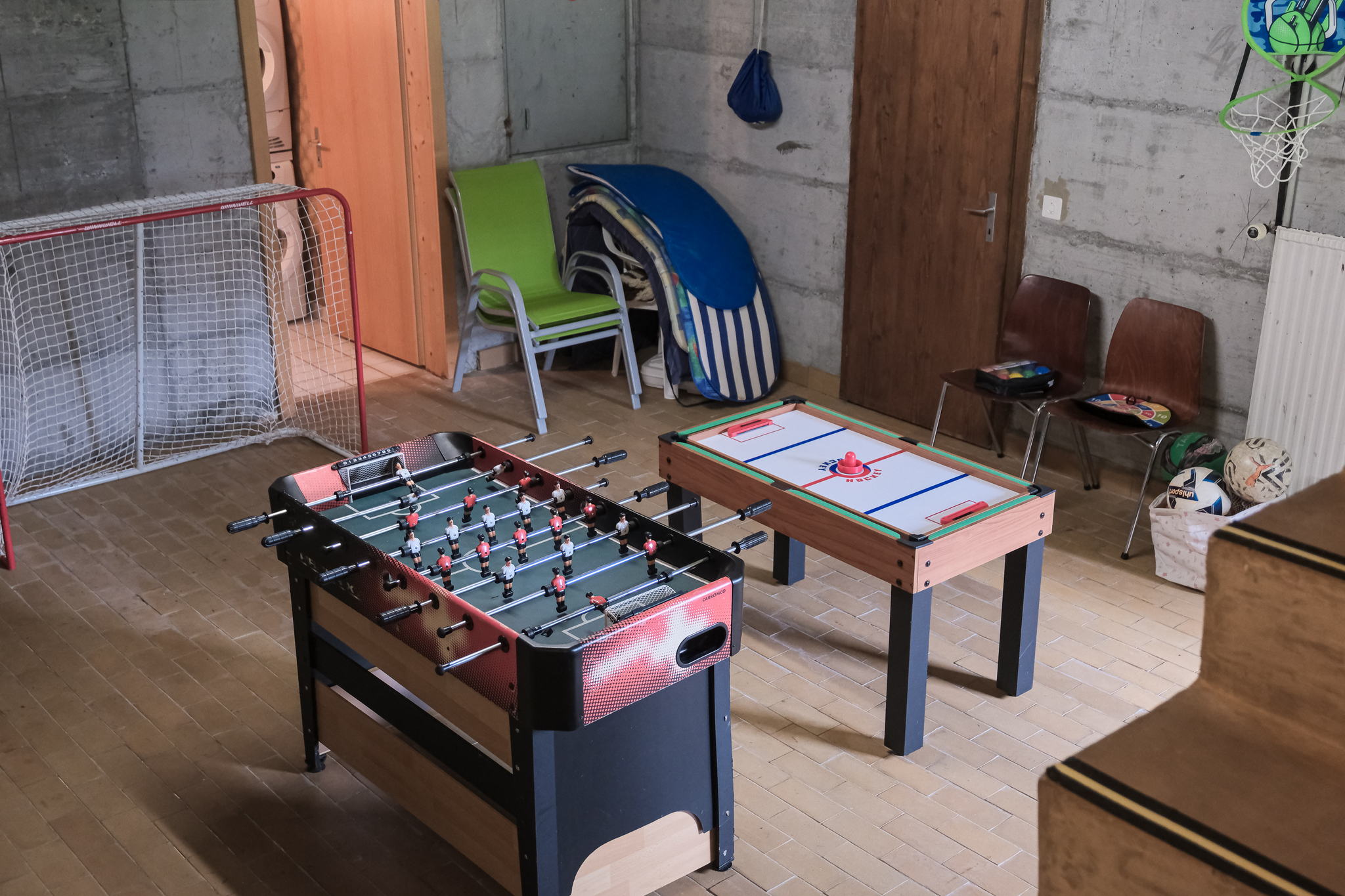 Spielraum mit Tischfussball