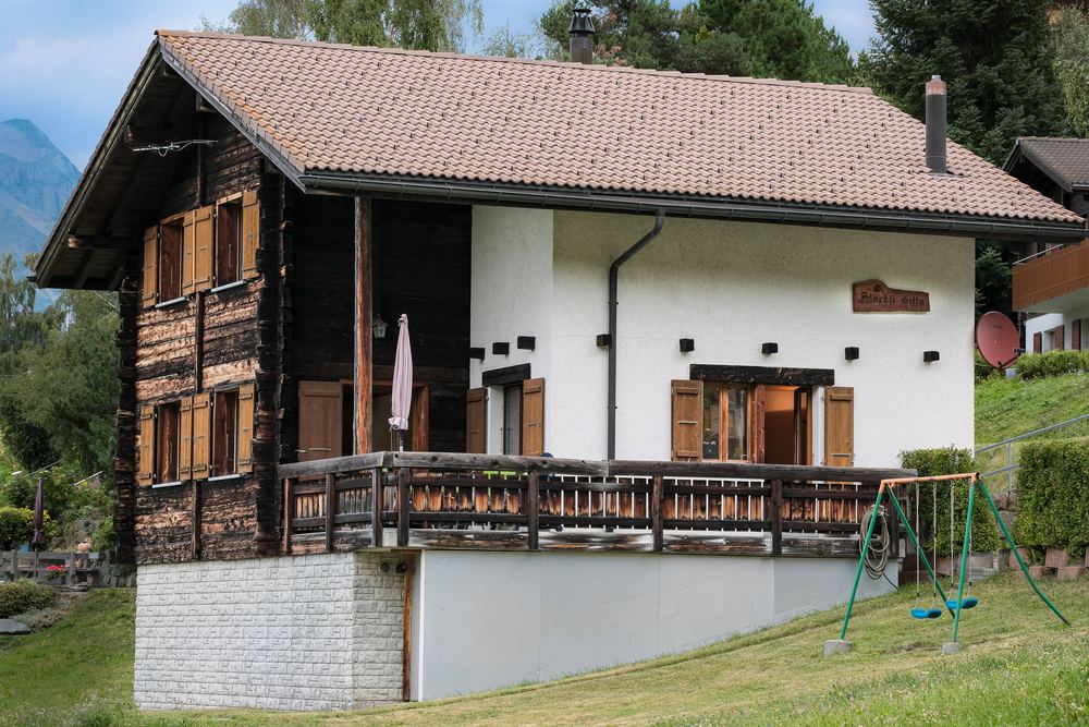 Chalet Stockji Hitta in Bürchen mit Sonnenterrasse, Schaukel und Bergsicht